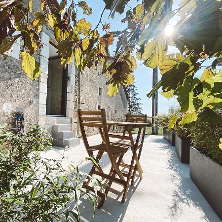 La Parenthese, Joli Studio Avec Terrasse Valeuil Exterior photo